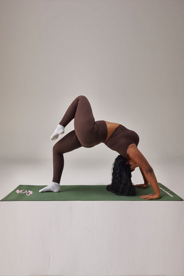 YOGA MAT IN LALA GREEN WITH PINK LOGOS