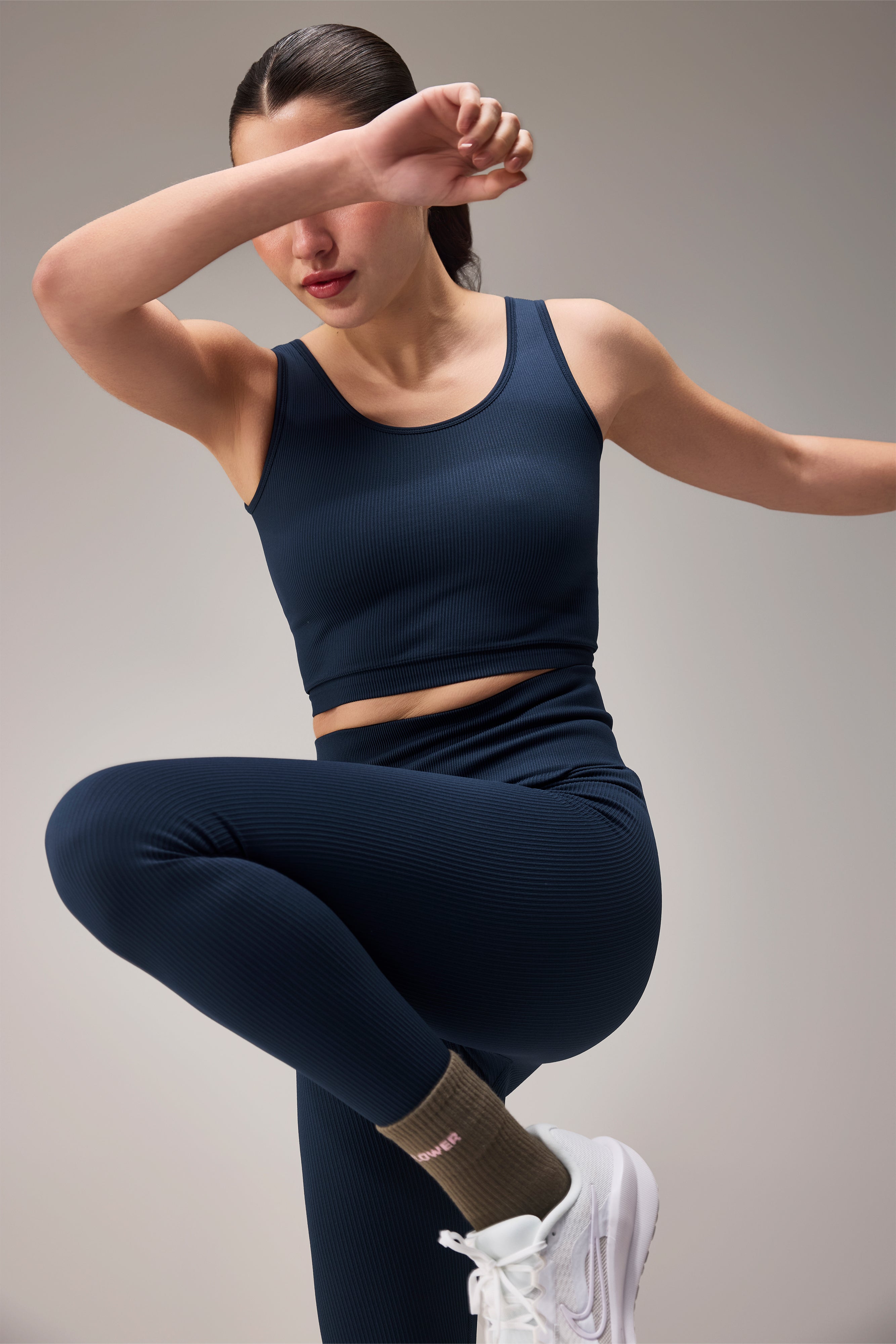 SEAMLESS CROP TOP (SLEEVELESS) - NAVY BLUE