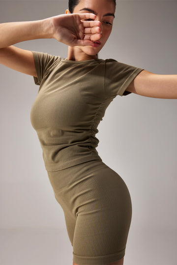 SEAMLESS TSHIRT - LALA GREEN