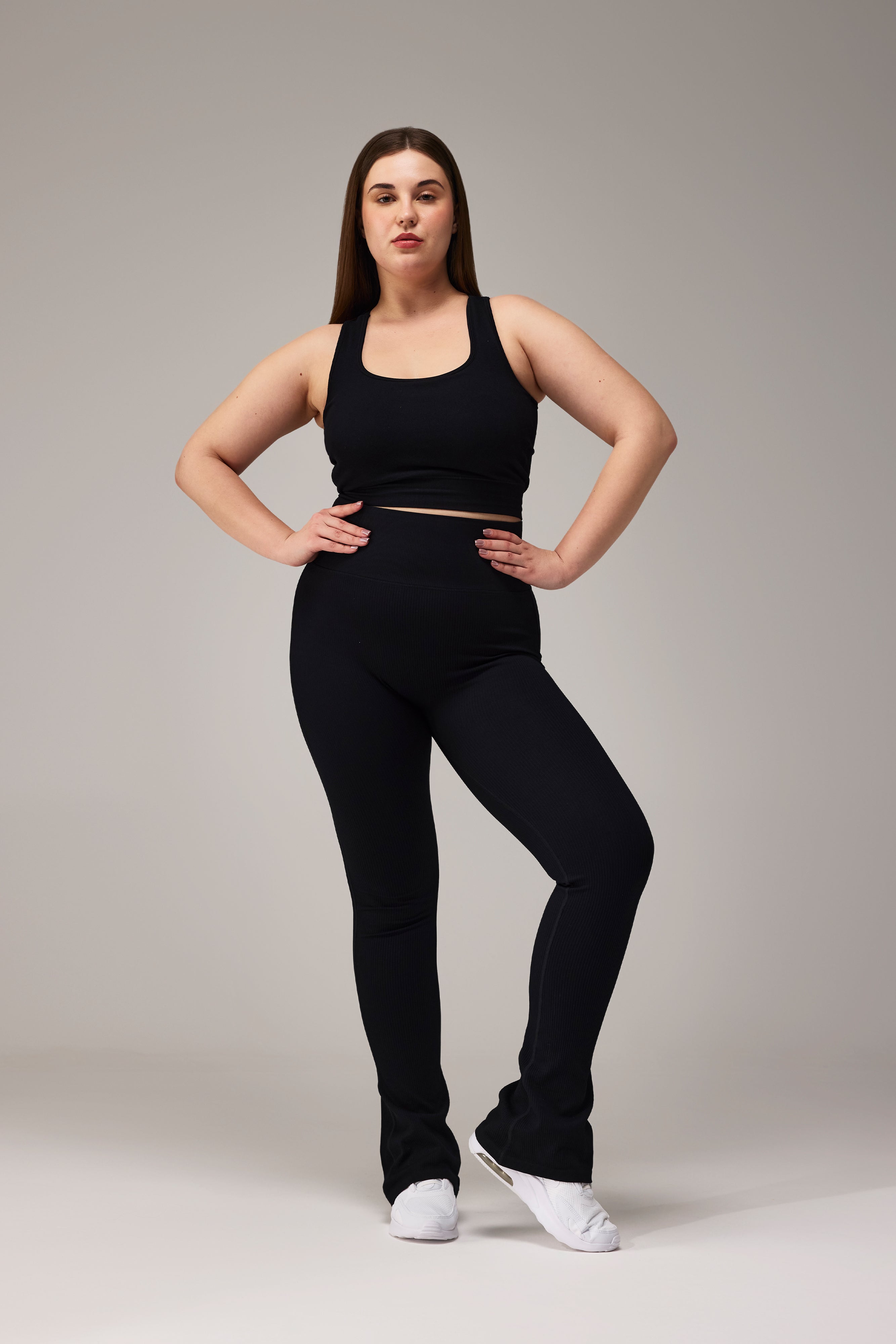 SEAMLESS FLARE PANTS - BLACK