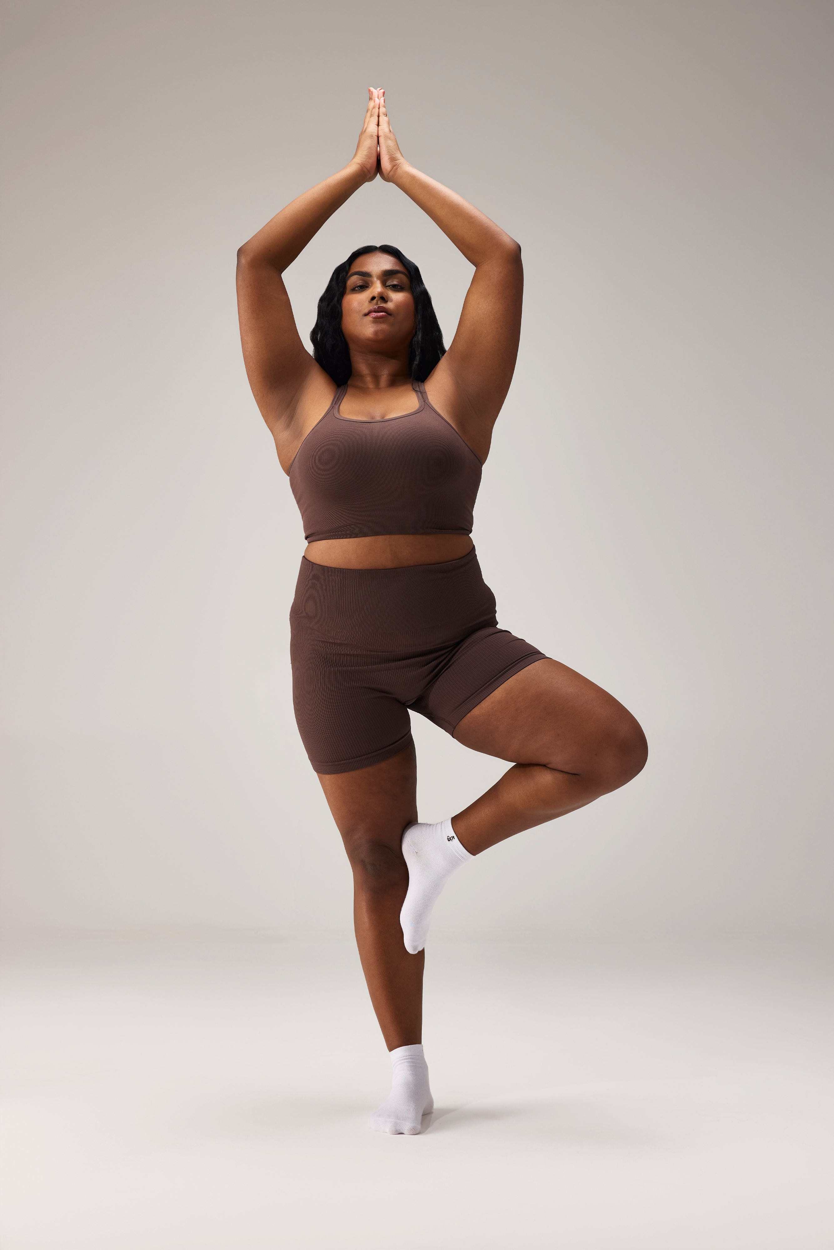 SEAMLESS BIKER SHORTS - COFFEE
