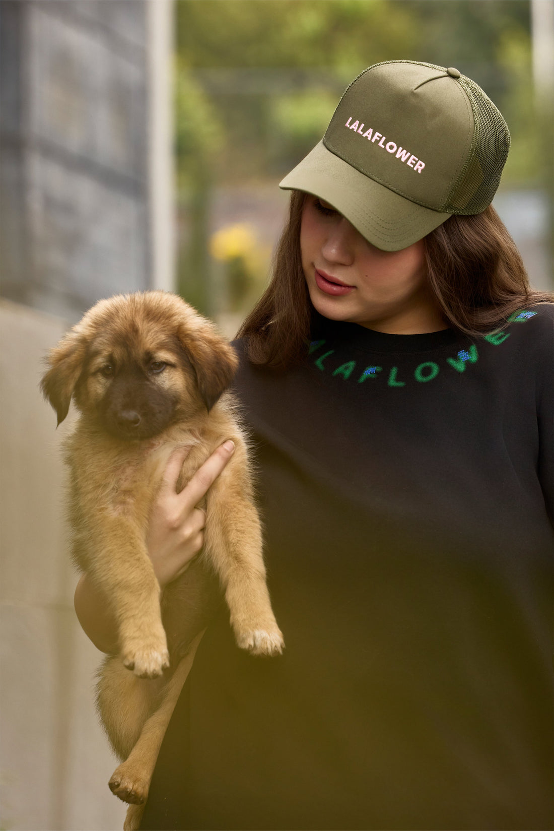 OLIVE TRUCKER CAP WITH MESH DETAIL