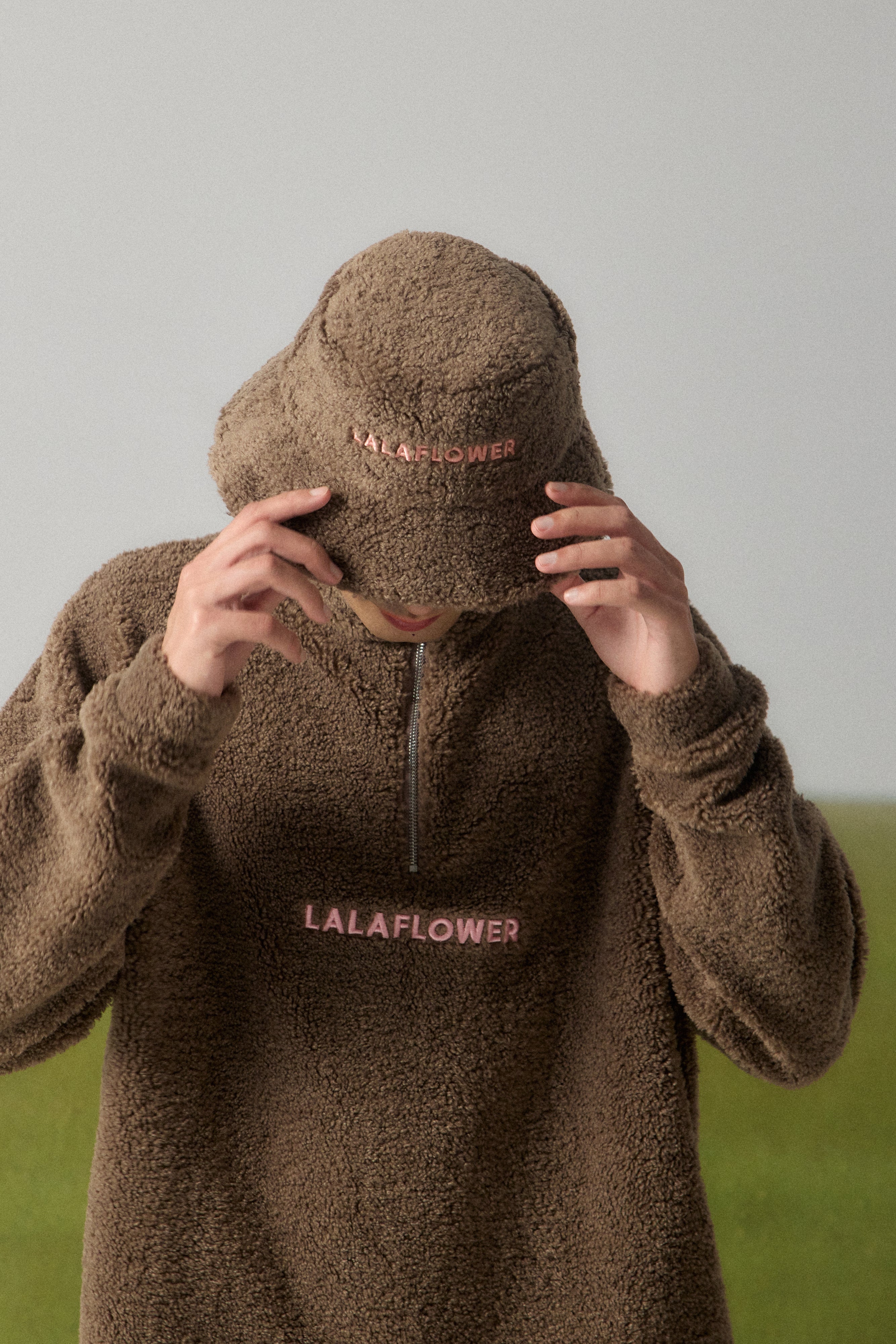SHERPA BUCKET HAT IN LALA GREEN