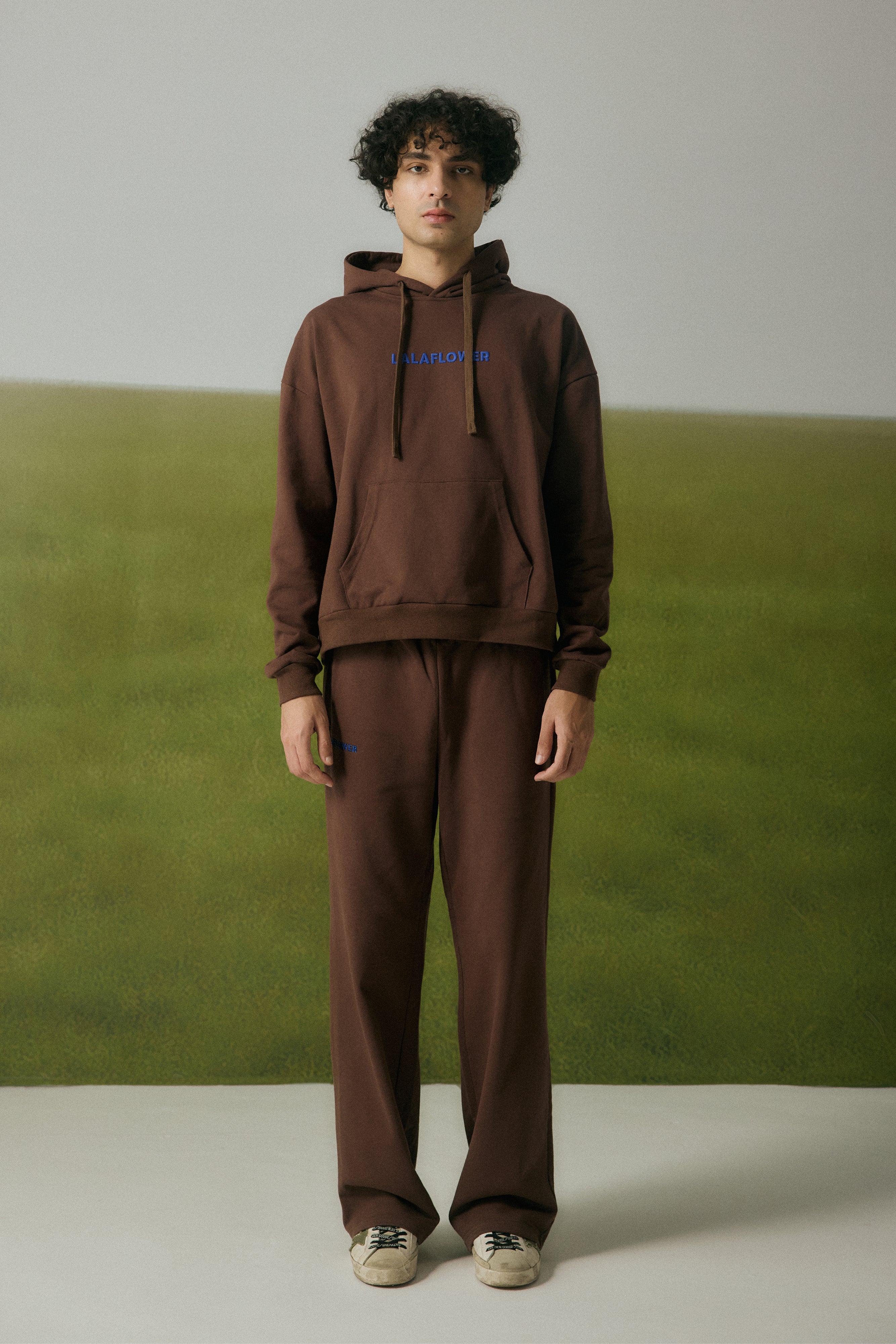 COFFEE OVERSIZED HOODIE IN THE BLUEMER EMBROIDERY