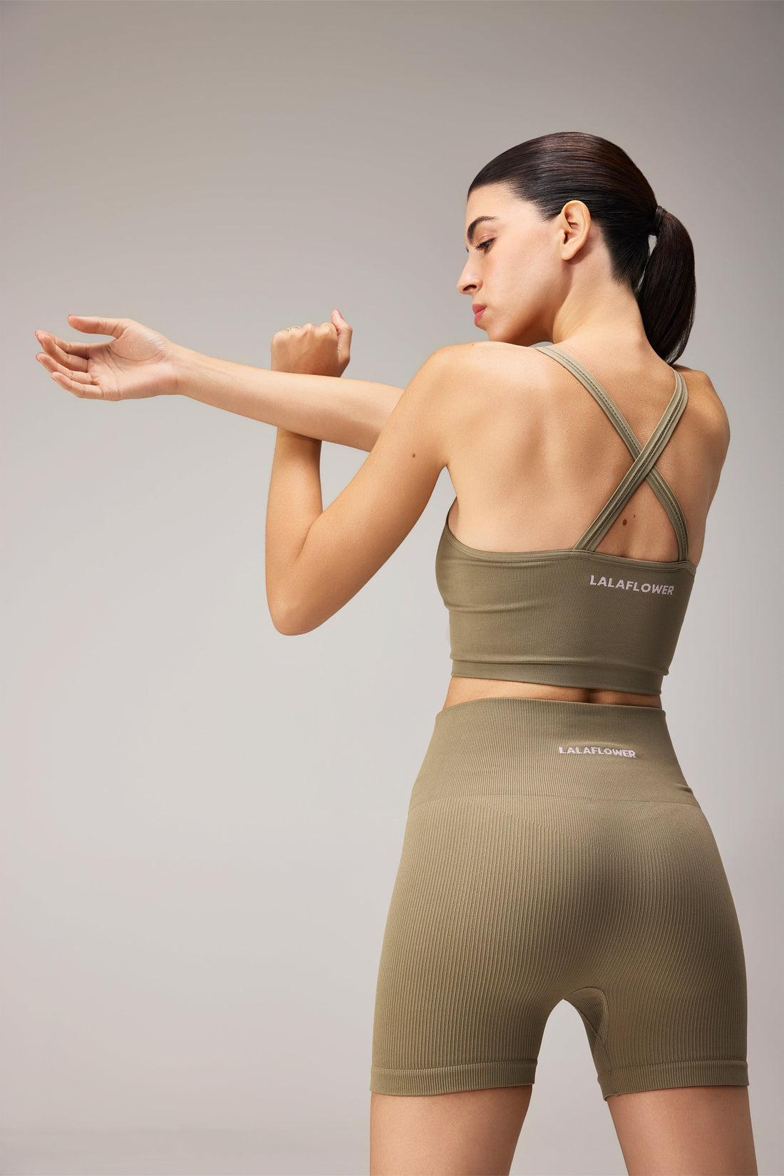 SEAMLESS CROSS BRA - LALA GREEN