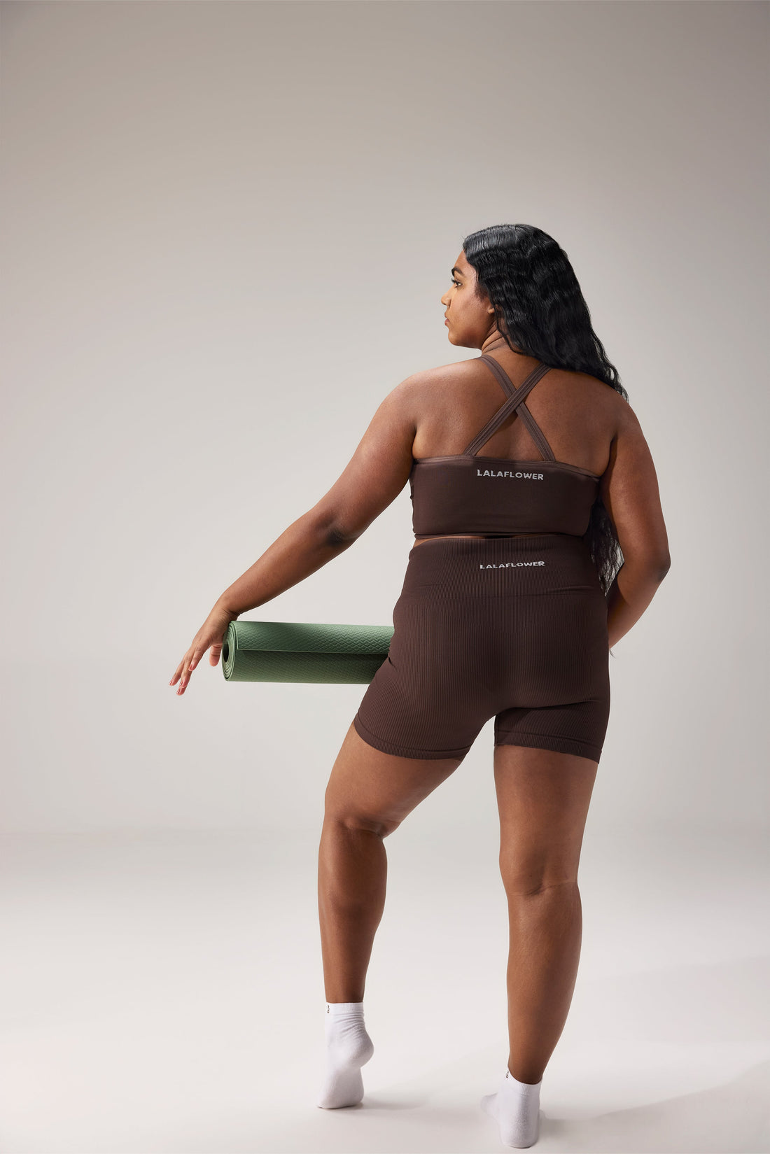 SEAMLESS BIKER SHORTS - COFFEE