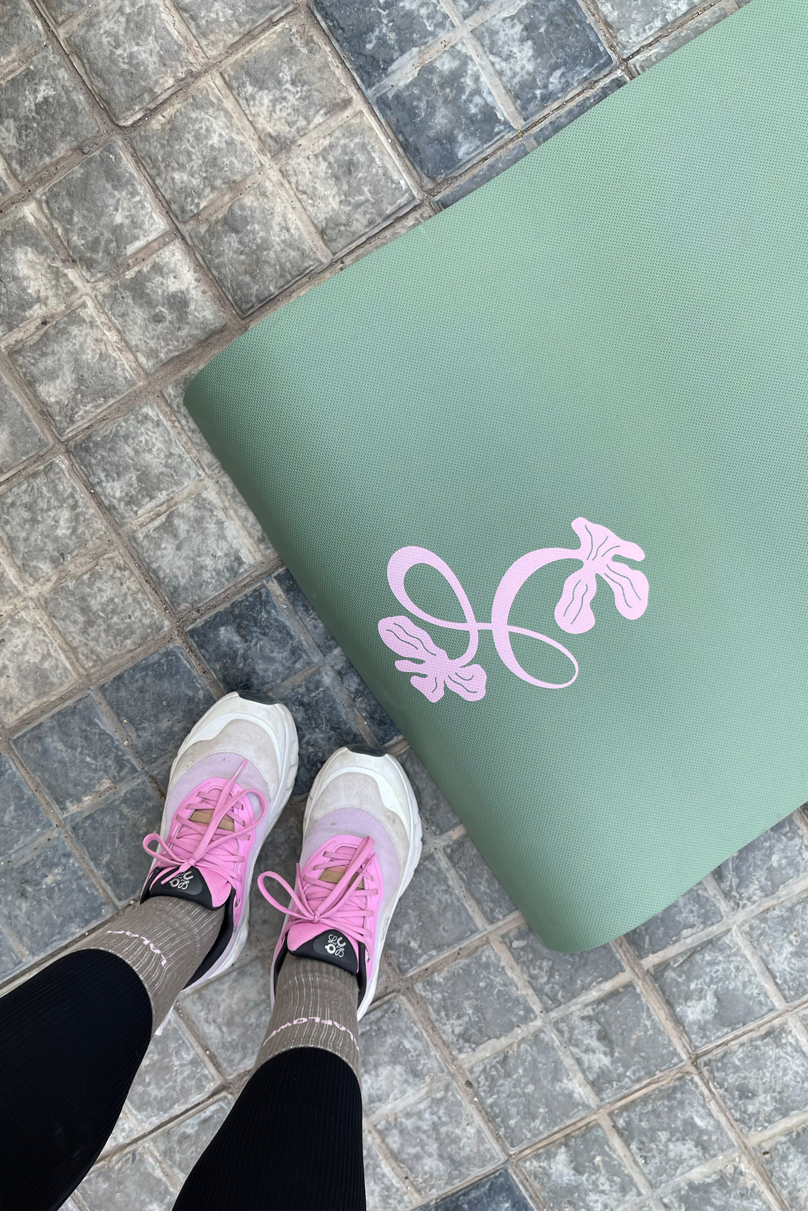 YOGA MAT IN LALA GREEN WITH PINK LOGOS