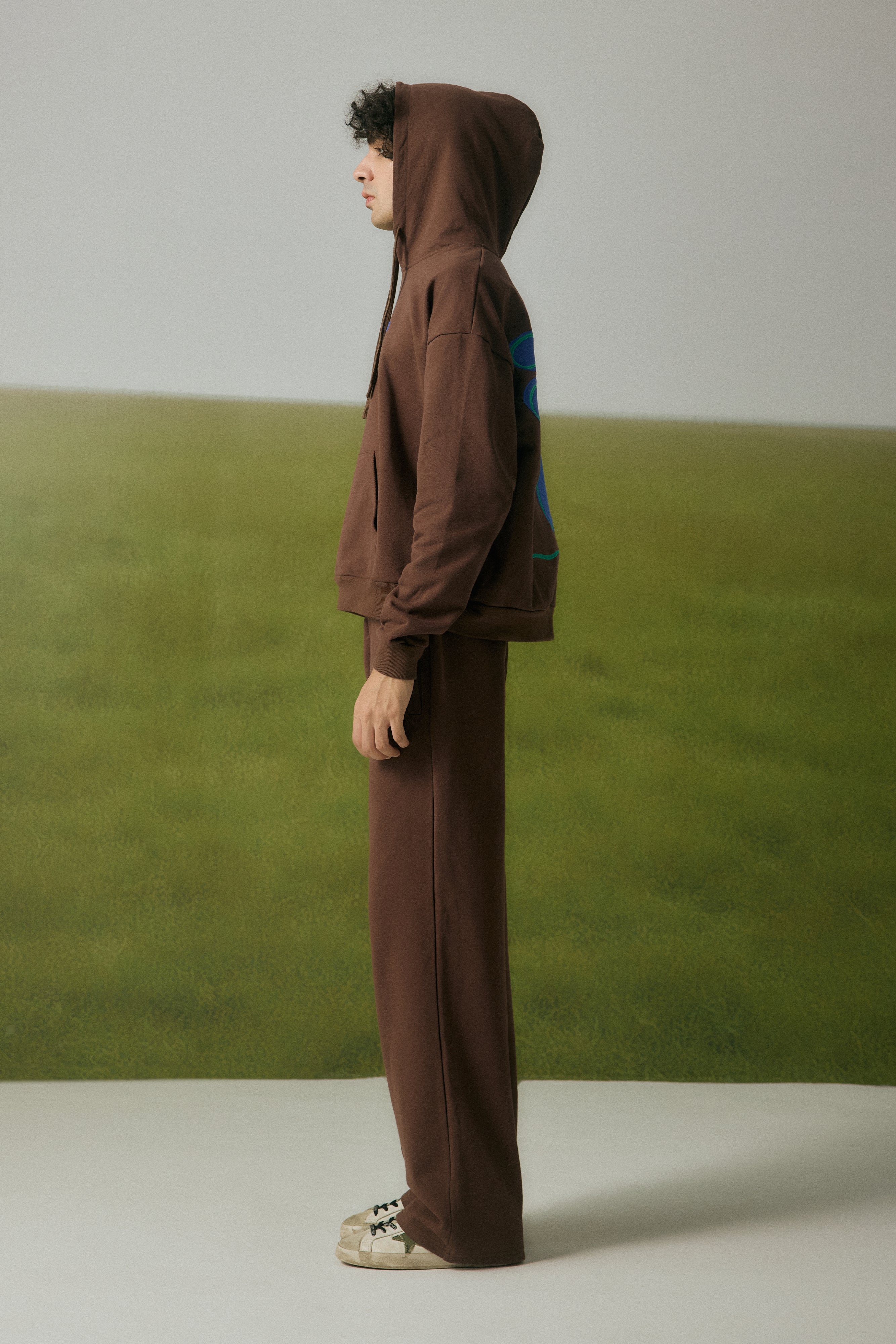 COFFEE OVERSIZED HOODIE IN THE BLUEMER EMBROIDERY