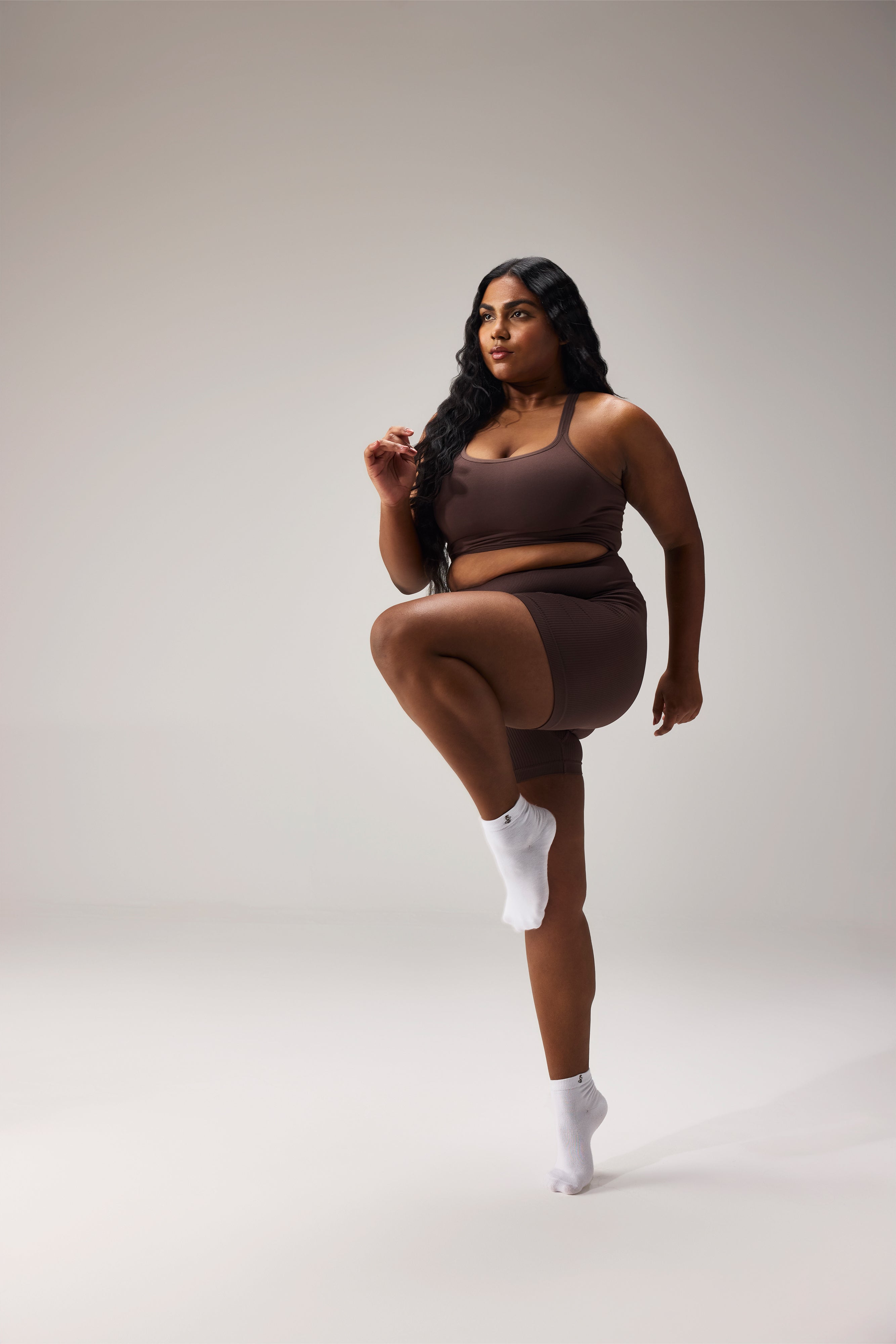 SEAMLESS BIKER SHORTS - COFFEE