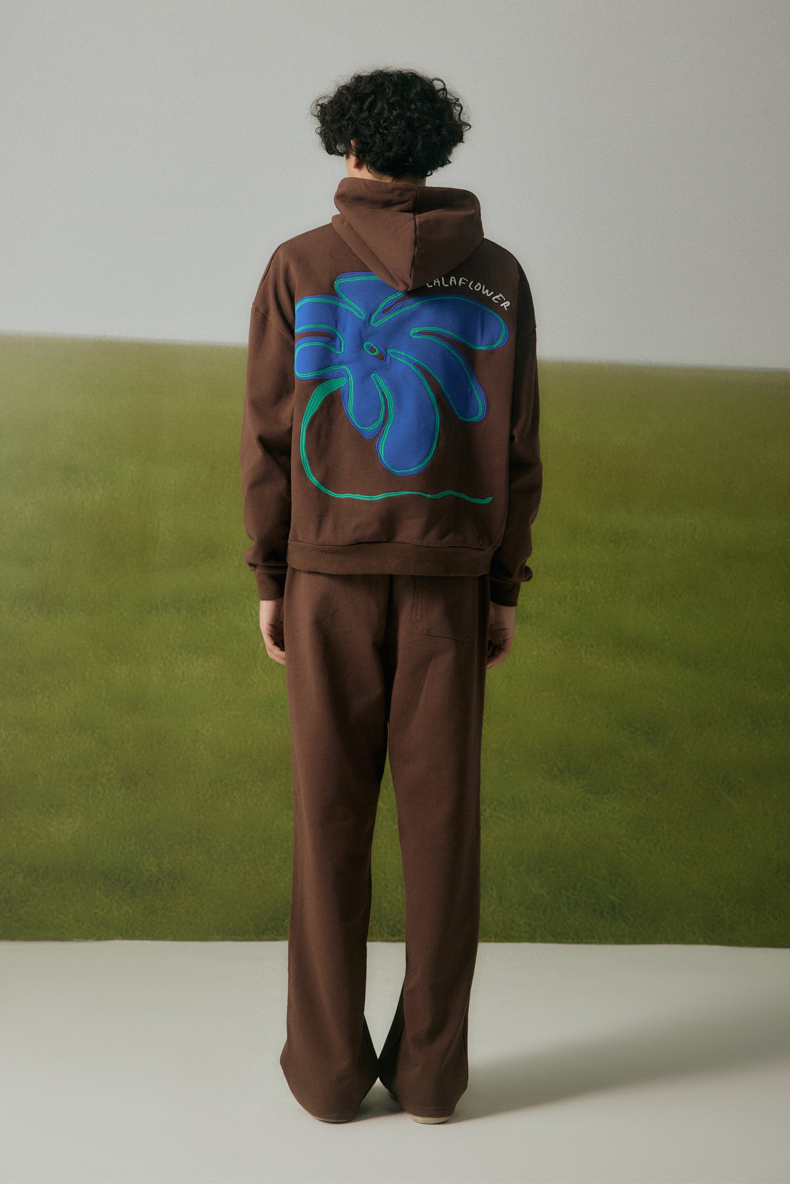 COFFEE OVERSIZED HOODIE IN THE BLUEMER EMBROIDERY